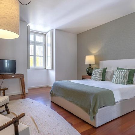 Lovelystay - Chiado 3Bedroom Wonder Lisbona Esterno foto