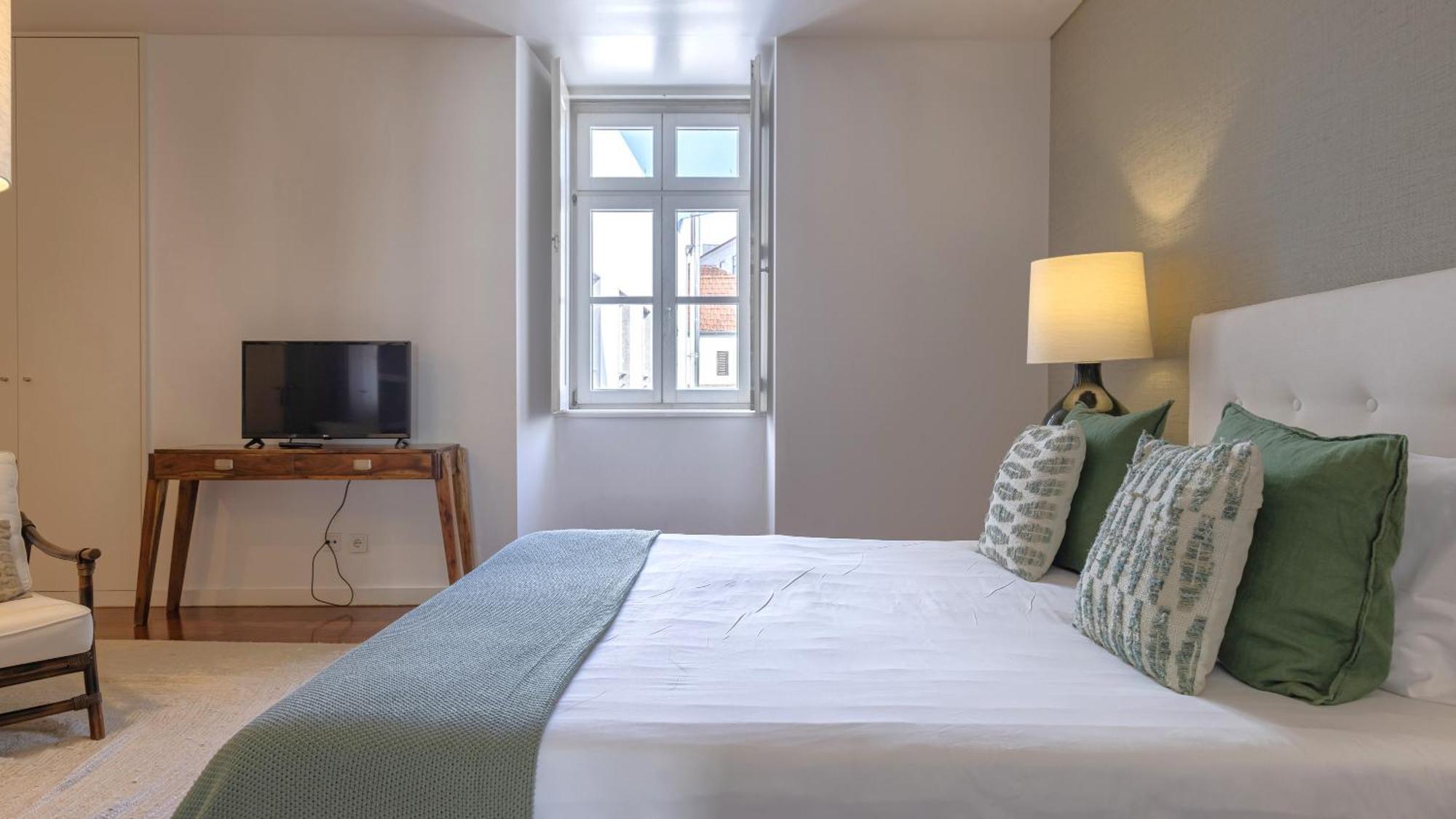 Lovelystay - Chiado 3Bedroom Wonder Lisbona Esterno foto
