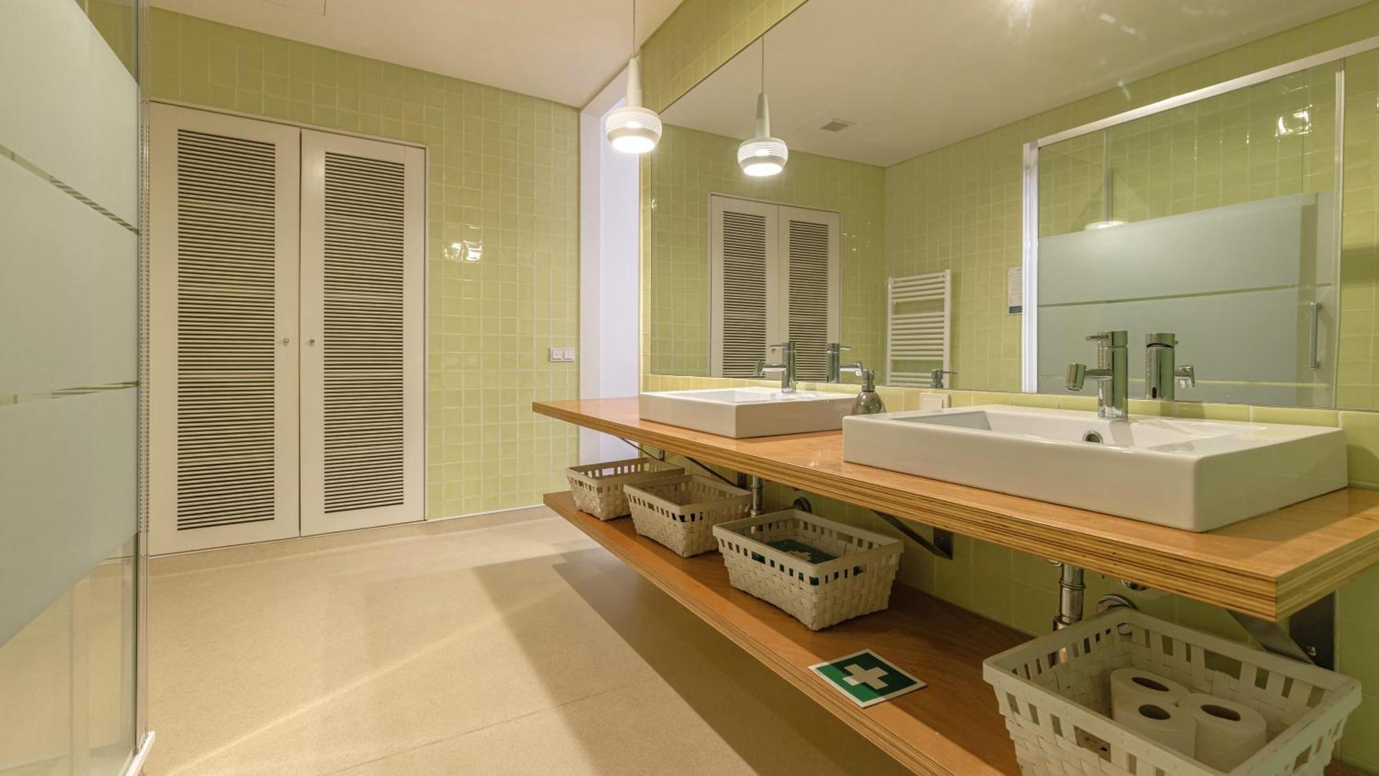 Lovelystay - Chiado 3Bedroom Wonder Lisbona Esterno foto