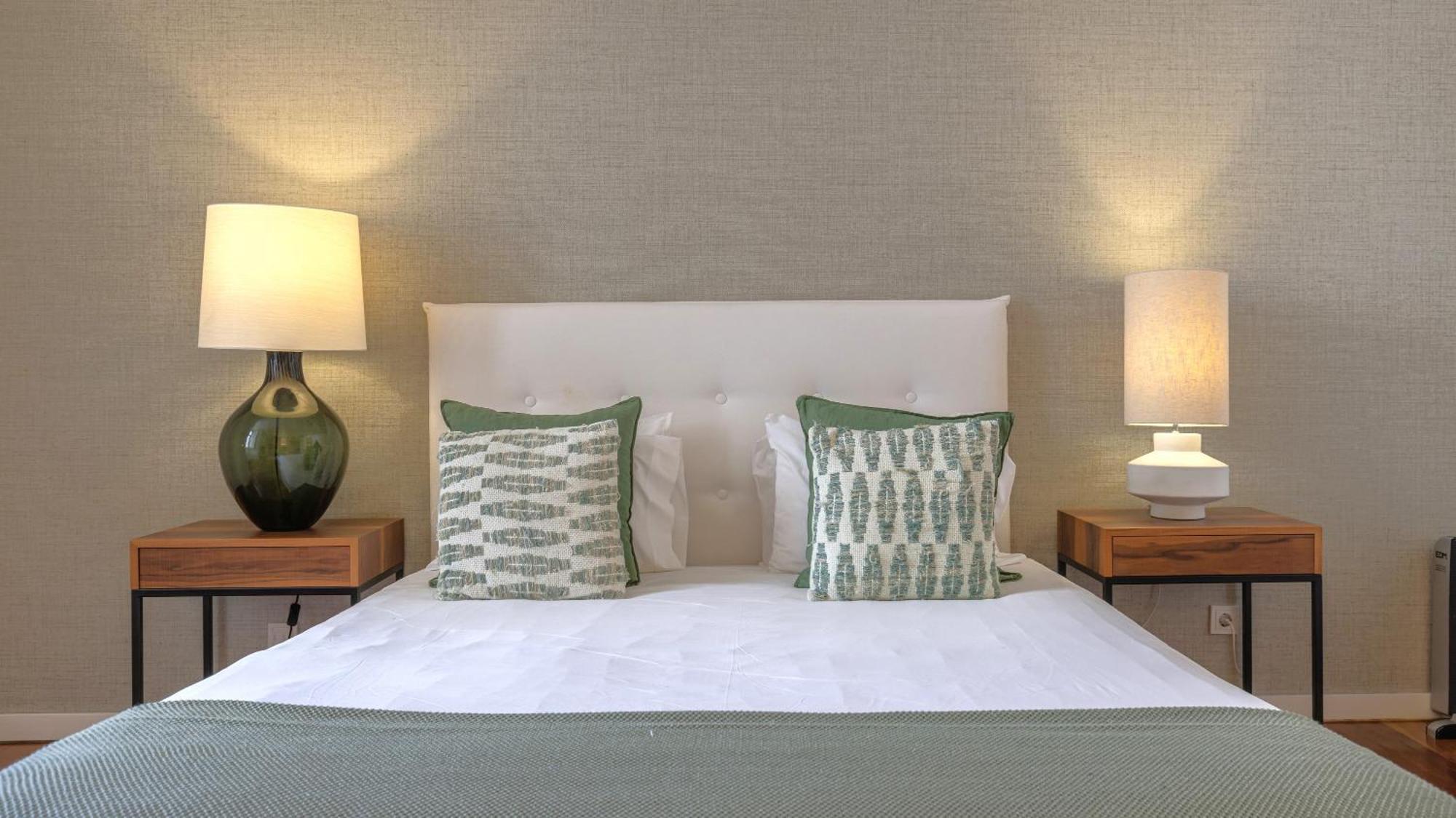 Lovelystay - Chiado 3Bedroom Wonder Lisbona Esterno foto