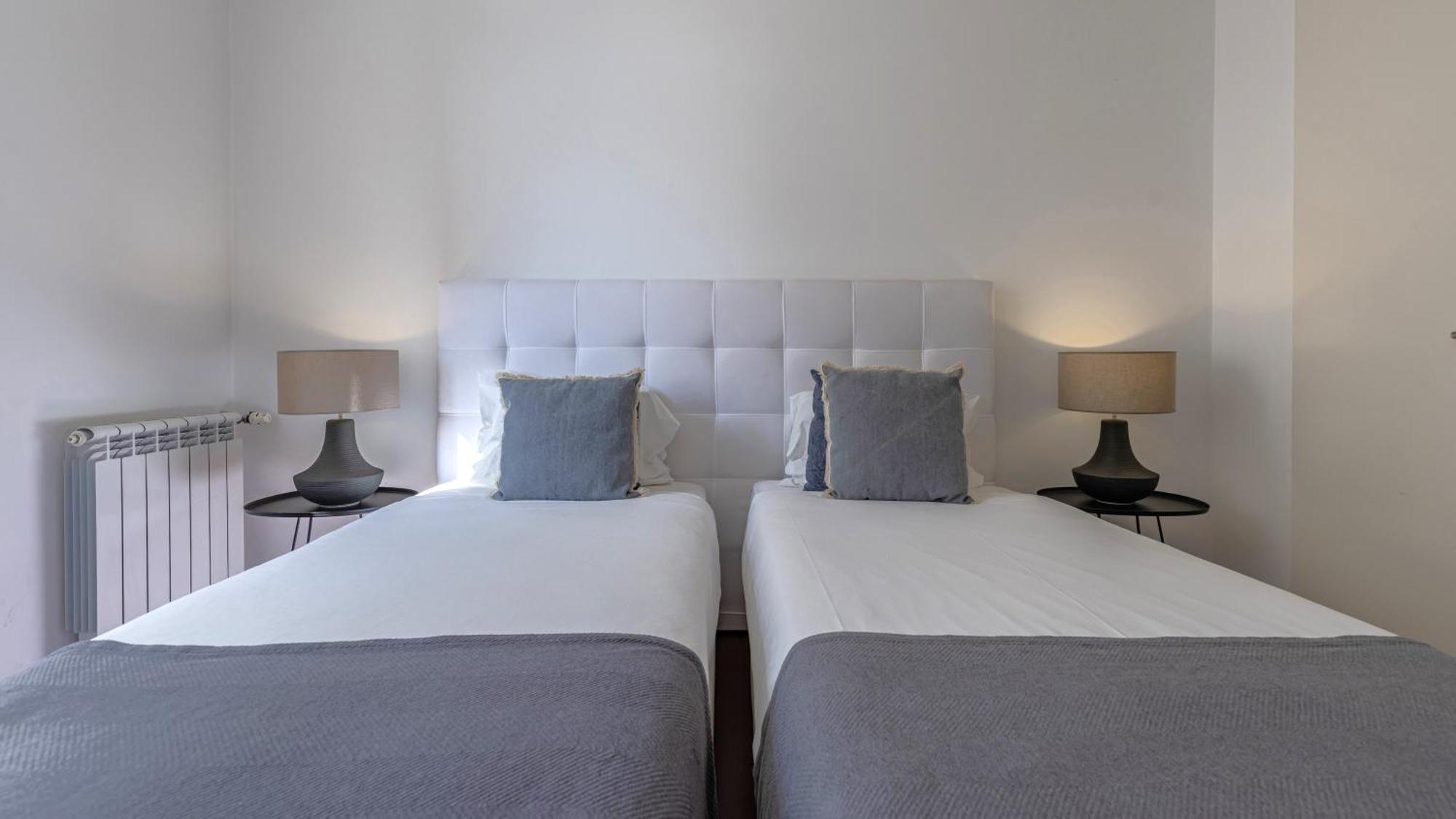 Lovelystay - Chiado 3Bedroom Wonder Lisbona Esterno foto
