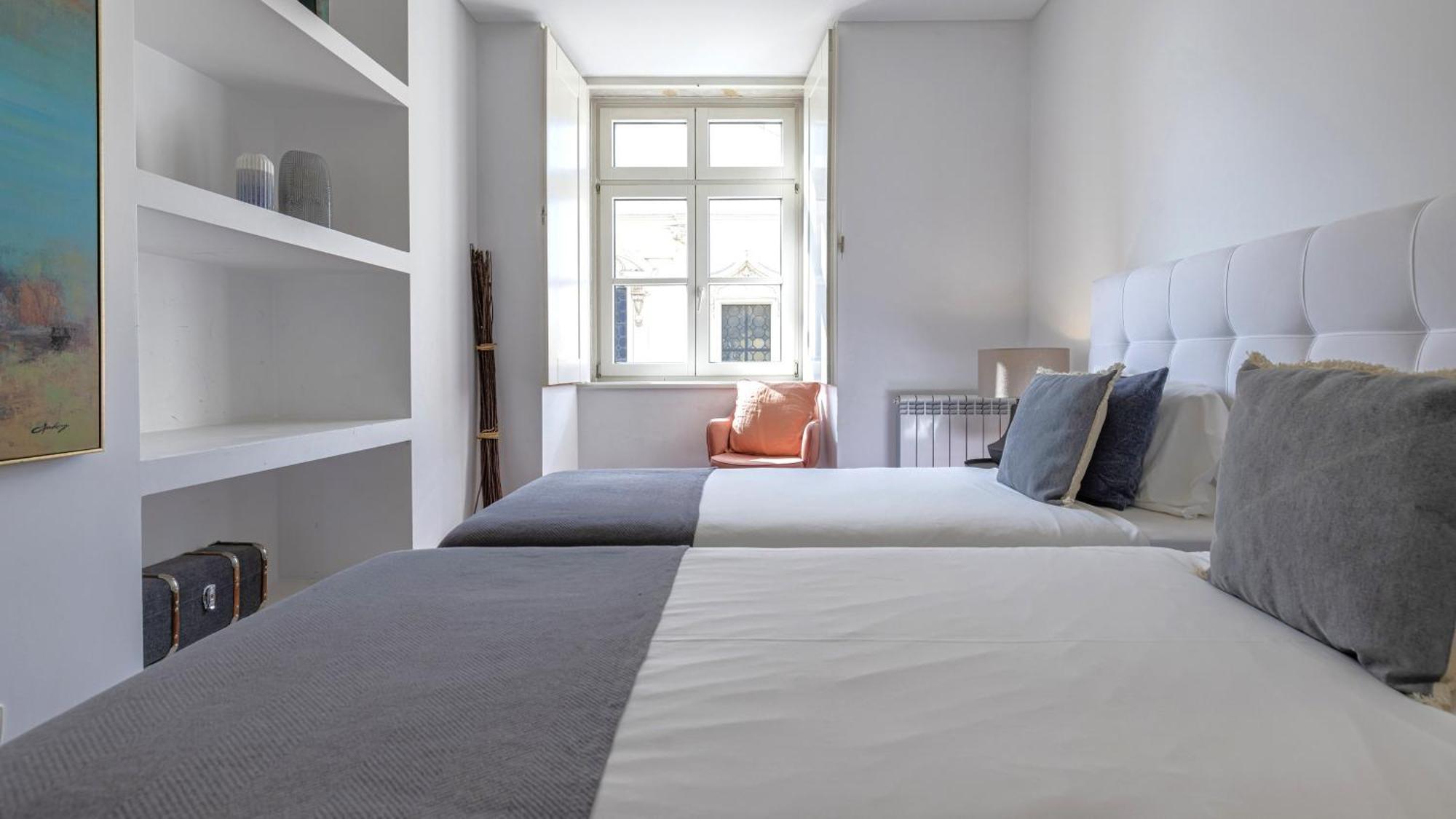 Lovelystay - Chiado 3Bedroom Wonder Lisbona Esterno foto